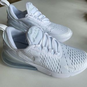 BRAND NEW Air Max 270 (5.5 Kids, 7 Women)